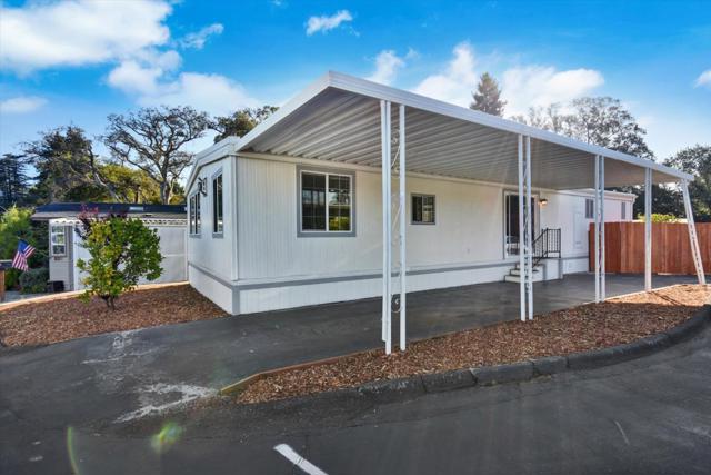 17 Pepperwood Way, Soquel CA: https://media.crmls.org/mediaz/16b41d75-981b-45d1-a0ab-8a2a067d316f.jpg
