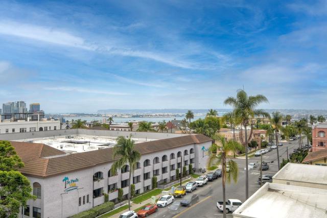 2400 5th Avenue, San Diego CA: https://media.crmls.org/mediaz/16b4bc32-3bd5-44e4-b5e5-f22007e5b1d6.jpg