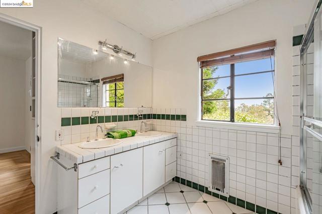 Image 36 of 60 For 44 Highgate Rd