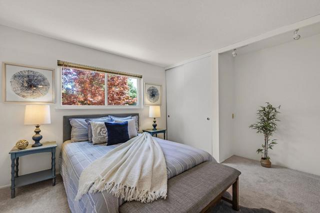 256 Avocet Court, Foster City CA: https://media.crmls.org/mediaz/16b4f237-bebb-46cb-b462-aada7fdc8780.jpg