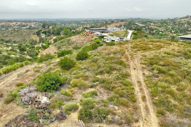 0 Buena Creek, Vista CA: https://media.crmls.org/mediaz/16b501da-80d4-4016-8b40-4b53b24dcdf3.jpg