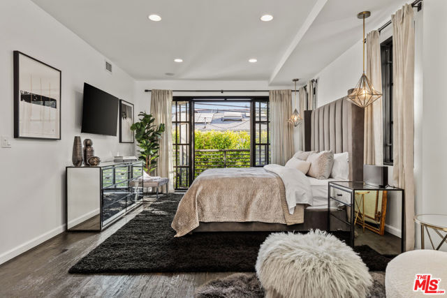 3159 Thatcher Avenue, Marina del Rey CA: https://media.crmls.org/mediaz/16b5221f-e989-495e-b58c-acf0a102400e.jpg