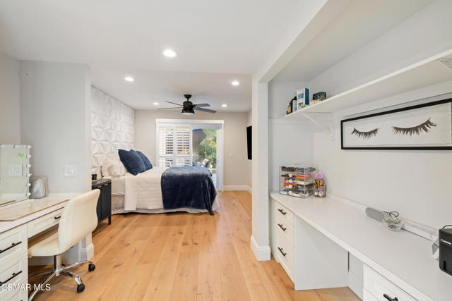 885 Rim Crest Drive, Westlake Village CA: https://media.crmls.org/mediaz/16b529c1-e111-4389-9e77-e23003ba4460.jpg