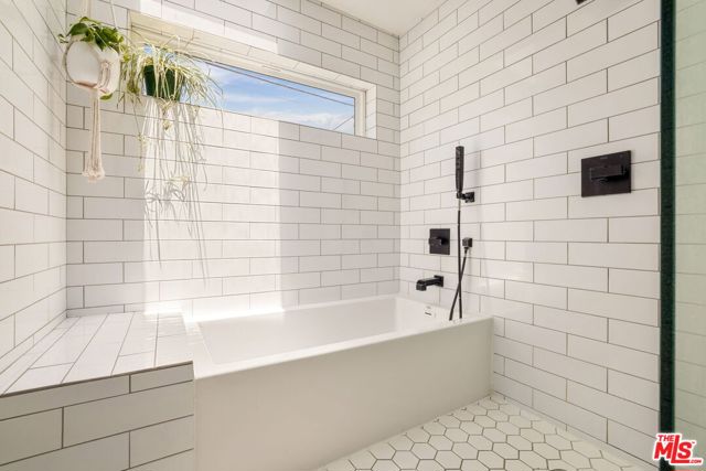 5358 S Centinela Avenue, Los Angeles CA: https://media.crmls.org/mediaz/16b556f0-fe59-441c-83f8-f9f1e514fcbe.jpg