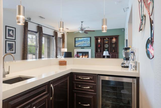 69822 Camino Pacifico, Rancho Mirage CA: https://media.crmls.org/mediaz/16b55c8b-e4e5-4c94-b5f3-dec393b73d02.jpg