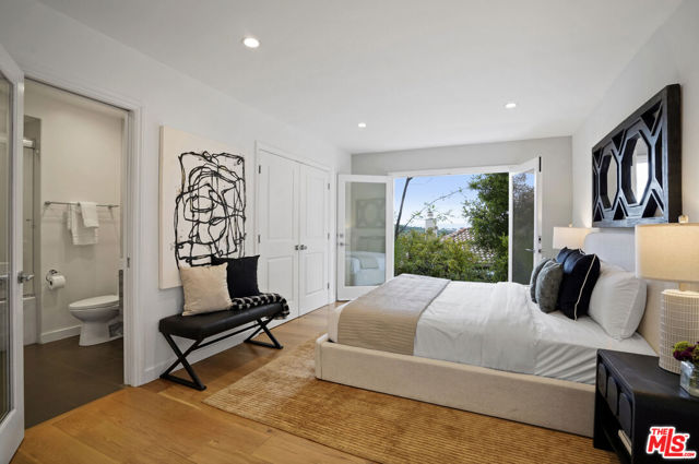 15224 Encanto Drive, Sherman Oaks CA: https://media.crmls.org/mediaz/16b6267d-6084-415d-b14b-53f0ef14aa90.jpg