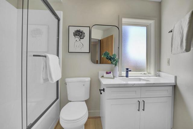 50 Hermosa Avenue, Oakland CA: https://media.crmls.org/mediaz/16b63b39-5376-487e-96c0-5d3af8ba0e08.jpg