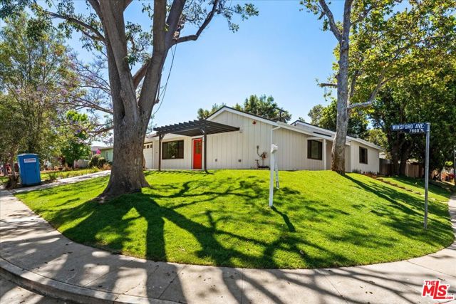 7901 Winsford Avenue, Los Angeles CA: https://media.crmls.org/mediaz/16b65f7c-4f6b-4403-ac7c-4197ade0c71d.jpg