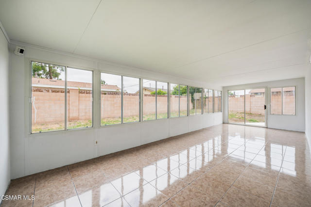 1477 Dinsmore Street, Simi Valley CA: https://media.crmls.org/mediaz/16b686da-6cfa-4d86-acb8-e119dd7cd0cf.jpg