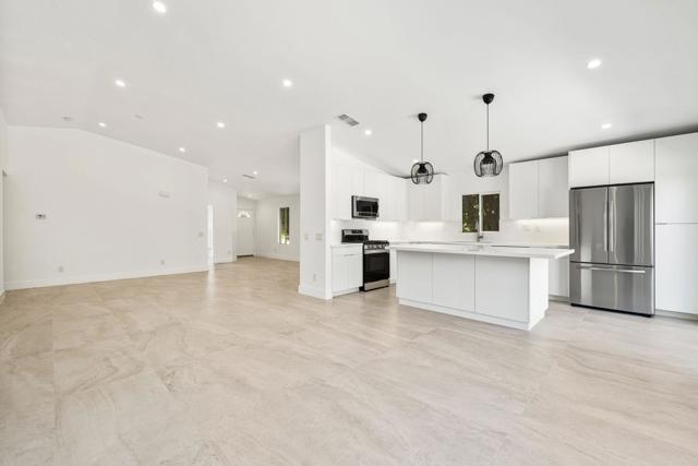 Image 14 of 41 For 49651 Lincoln Drive