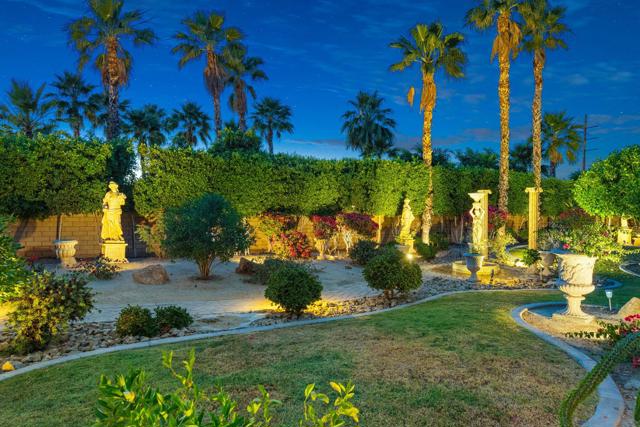52540 Vino, La Quinta CA: https://media.crmls.org/mediaz/16b71e61-4f3e-4eb4-bb89-697246f8727b.jpg