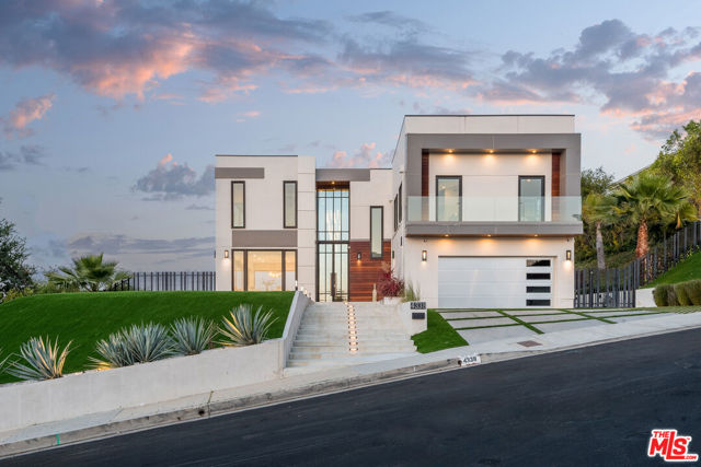 4338 Gayle Drive, Tarzana CA: https://media.crmls.org/mediaz/16b74327-3e4a-4e4a-b236-f87fd2e916a0.jpg