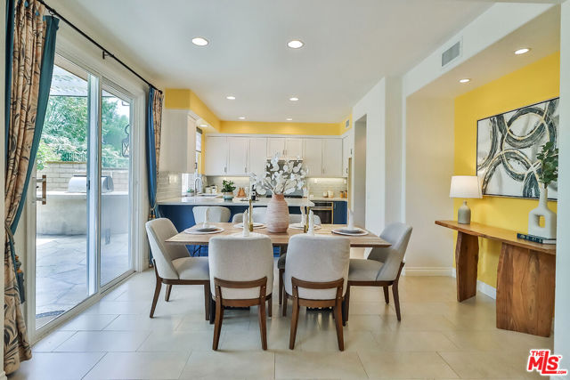 2857 Limestone Drive, Thousand Oaks CA: https://media.crmls.org/mediaz/16b7465c-a55d-48b2-98c2-e3aa0fef2f47.jpg