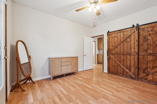 15091 Chemise Creek Rd, Ramona CA: https://media.crmls.org/mediaz/16b74685-6fc2-4547-b4f7-b66e1fda4643.jpg