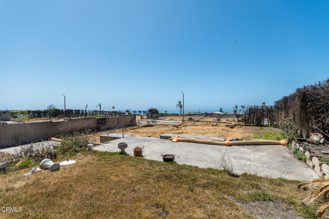 18449 Kingsport Drive, Malibu CA: https://media.crmls.org/mediaz/16b79997-550b-4046-844d-4b37bc319bd0.jpg