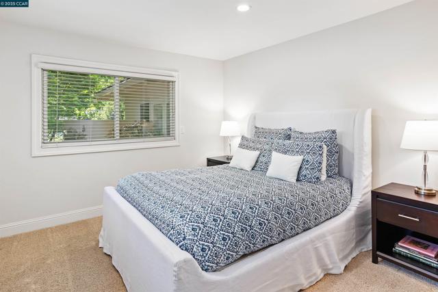 2142 Deer Oak Way, Danville CA: https://media.crmls.org/mediaz/16b7cb93-db9f-4d62-9a22-ac9eec2c8d4b.jpg