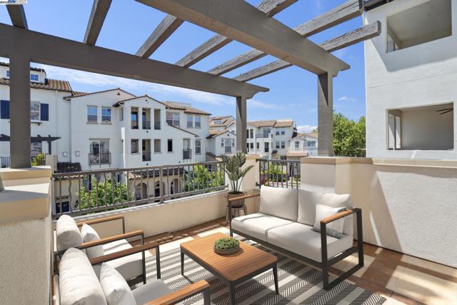 4225 Clarinbridge Cir, Dublin CA: https://media.crmls.org/mediaz/16b83612-44d2-4fe8-a163-f29361be87f8.jpg