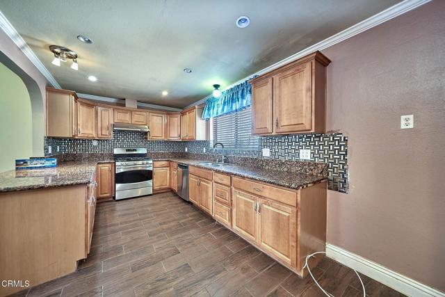 9020 Pionero Road, Pinon Hills CA: https://media.crmls.org/mediaz/16b8876f-c838-42ca-b638-cc7269c0b4aa.jpg
