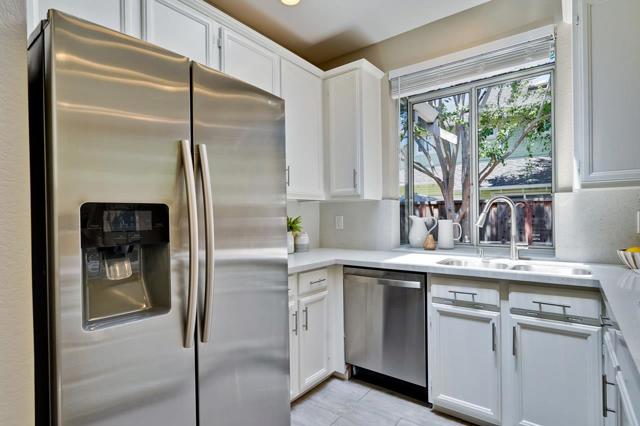 304 Windmill Park Lane, Mountain View CA: https://media.crmls.org/mediaz/16b98680-4f8f-48c5-a95a-483f81c49a4f.jpg