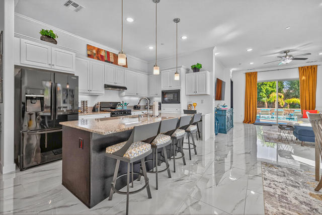 39205 Calle Popoca, Indio CA: https://media.crmls.org/mediaz/16b9d13d-4ead-4a73-a34a-2f808cb458b1.jpg