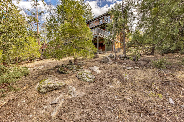 53184 Double View Drive, Idyllwild CA: https://media.crmls.org/mediaz/16ba18a9-2e02-43fe-8fe4-96a206a72d9f.jpg