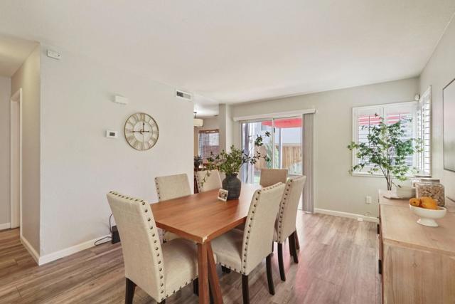 2610 Meadow Brook Lane, Tracy CA: https://media.crmls.org/mediaz/16ba3193-75c1-44ce-b8c0-6c92c9ce29cc.jpg