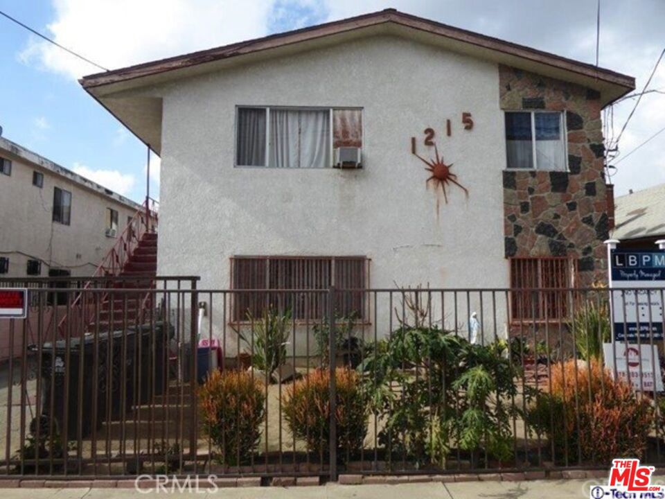 1215 S Ardmore Avenue