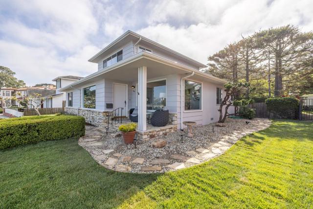 847 Ocean View Boulevard, Pacific Grove CA: https://media.crmls.org/mediaz/16bbd8c8-33b1-4cfd-81bd-b4ce7d5a27e7.jpg