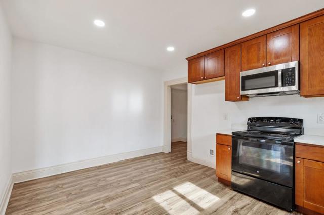 335 W 20th Street, Merced CA: https://media.crmls.org/mediaz/16bc4ba7-66de-4bd8-9d91-e4c92c260376.jpg