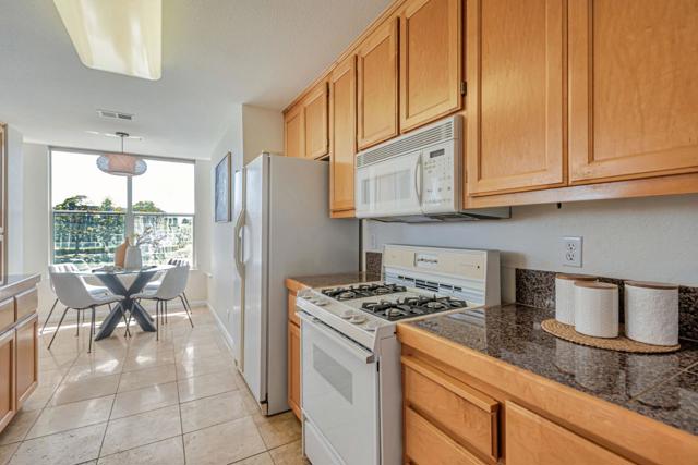 1000 Davit Lane,  CA: https://media.crmls.org/mediaz/16bc5448-e8ab-4090-8dac-856febad7a98.jpg