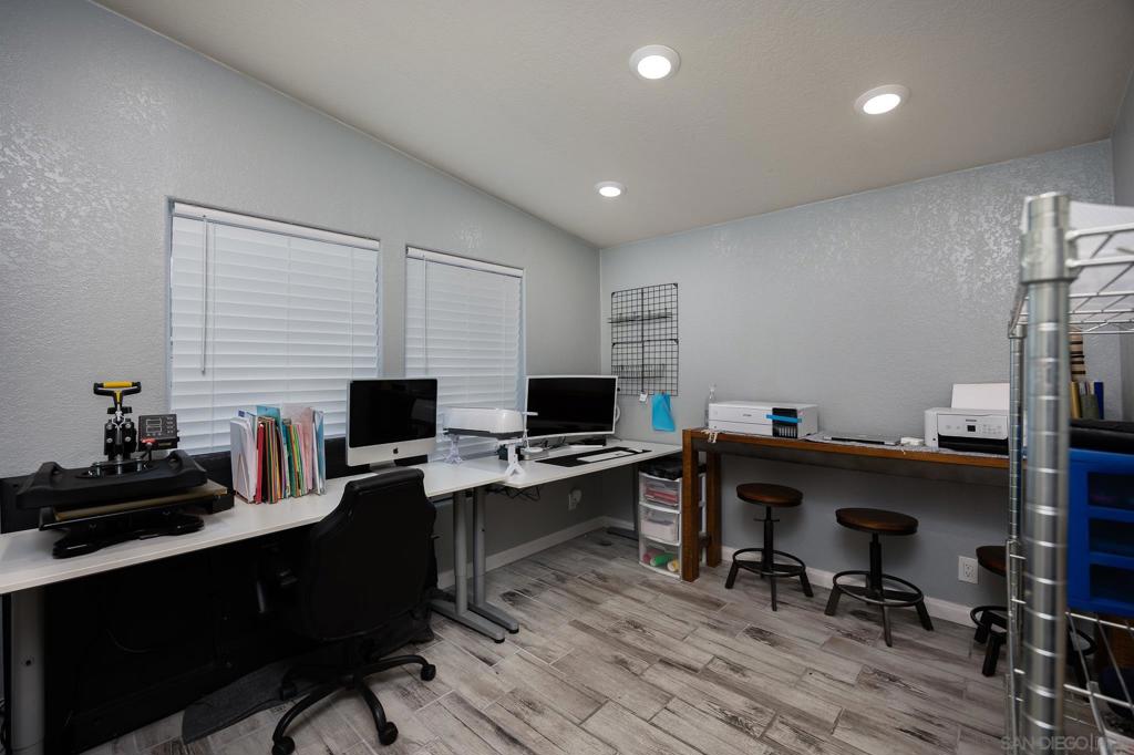 MLS #250038022SD image #21