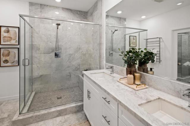 2779 VIA ALTA PL, San Diego CA: https://media.crmls.org/mediaz/16bc8069-d479-4254-8ea4-c32966da2c87.jpg