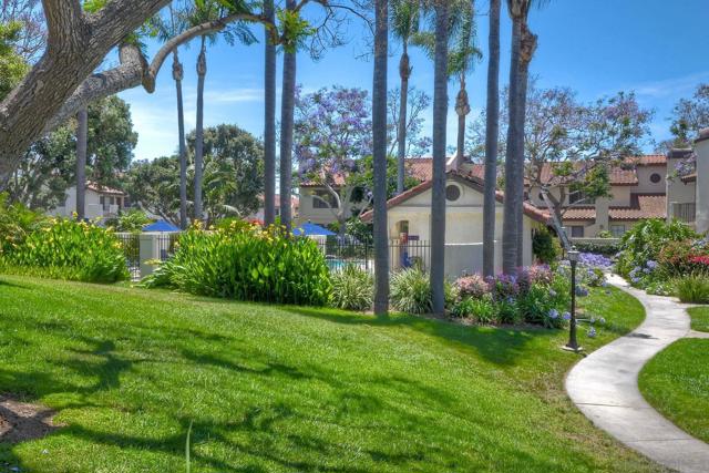4240 Porte De Palmas, San Diego CA: https://media.crmls.org/mediaz/16bcacbc-f8c0-4f5b-b3e7-a00ec95479e0.jpg
