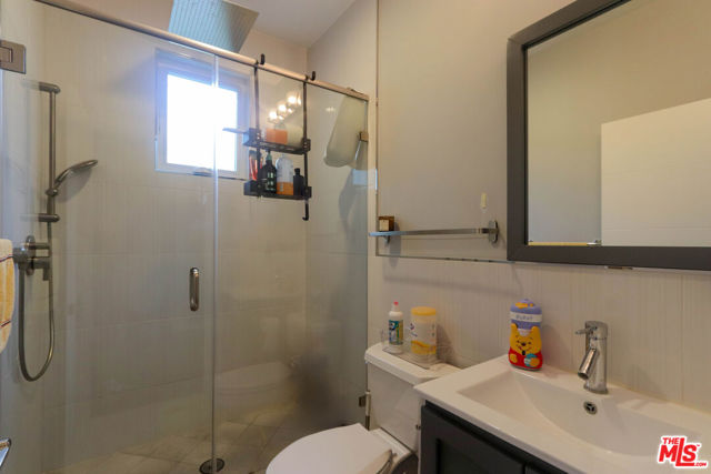 1670 Asbury Drive, Pasadena CA: https://media.crmls.org/mediaz/16bd12a2-38f7-4c70-be6e-d45ac3a18b53.jpg