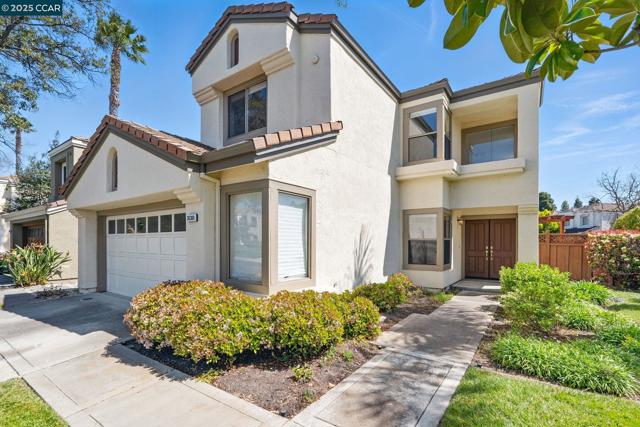 30300 Meridien Cir, Union City CA: https://media.crmls.org/mediaz/16bdd6be-b04b-4049-a380-d5ae89ef3960.jpg