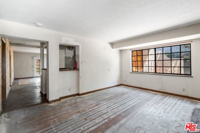 11 S Callecita, Laguna Beach CA: https://media.crmls.org/mediaz/16bdfc7e-19d3-4cb8-998e-30c1c2c29139.jpg