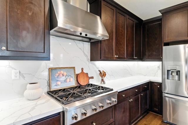 19 Waterline Place, Richmond CA: https://media.crmls.org/mediaz/16be887c-6601-4017-87d9-f92e6aca08d0.jpg