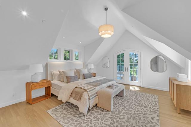 729 Concord Way, Burlingame CA: https://media.crmls.org/mediaz/16bf0558-14a8-4a78-8da5-da21509c613e.jpg