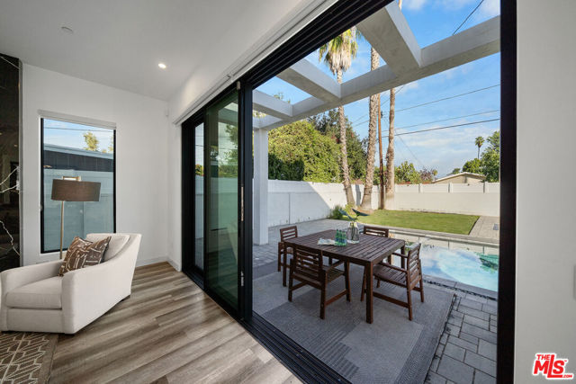 5812 Willis Avenue, Sherman Oaks CA: https://media.crmls.org/mediaz/16bf8b38-d384-46ef-9c87-f7086794dfdf.jpg