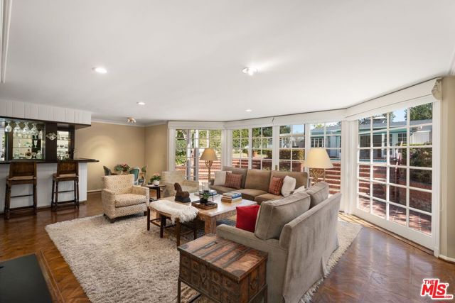 444 Loring Avenue, Los Angeles CA: https://media.crmls.org/mediaz/16bfd83d-03c6-483c-8e4f-0ac72f7b6621.jpg