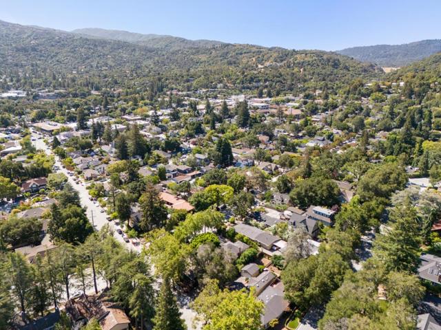 327 Bachman Avenue, Los Gatos CA: https://media.crmls.org/mediaz/16c034ab-928f-475b-8dc2-acd75391dc00.jpg