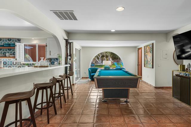 2525 N Farrell Drive, Palm Springs CA: https://media.crmls.org/mediaz/16c1142e-06f6-47ba-a30b-3de12b4e7b92.jpg