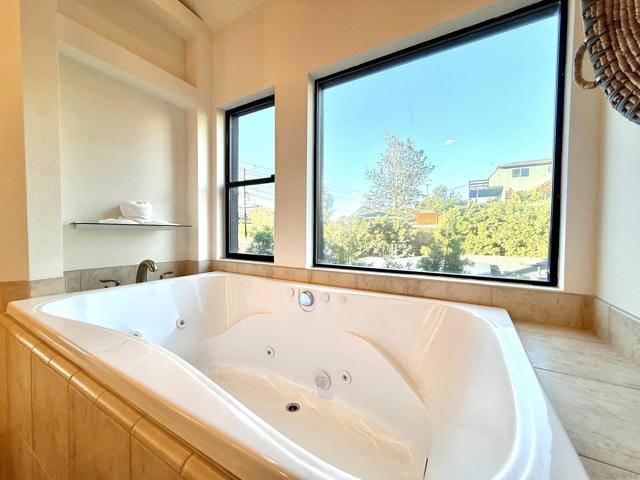 3566 Albatross St, San Diego CA: https://media.crmls.org/mediaz/16c34bf2-fe3f-4f57-8b32-6d1fe55e10eb.jpg