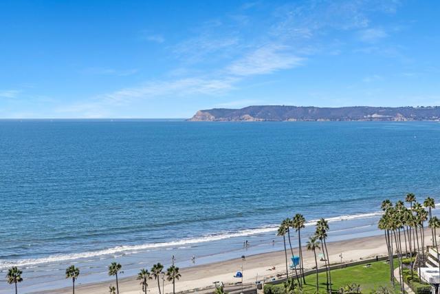 1820 Avenida Del Mundo, Coronado CA: https://media.crmls.org/mediaz/16c3854d-589a-42b0-96d6-63f7c971796d.jpg