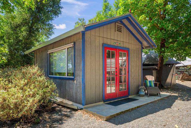 22196 Summit Road, Los Gatos CA: https://media.crmls.org/mediaz/16c39a1e-991c-4a76-b63a-dd59eb2aeb83.jpg
