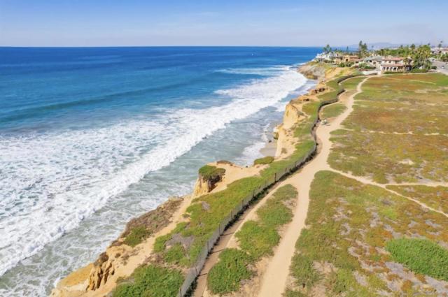 5301 Los Robles Dr, Carlsbad CA: https://media.crmls.org/mediaz/16c3cf27-bce3-4cc9-81e2-40097d05f428.jpg