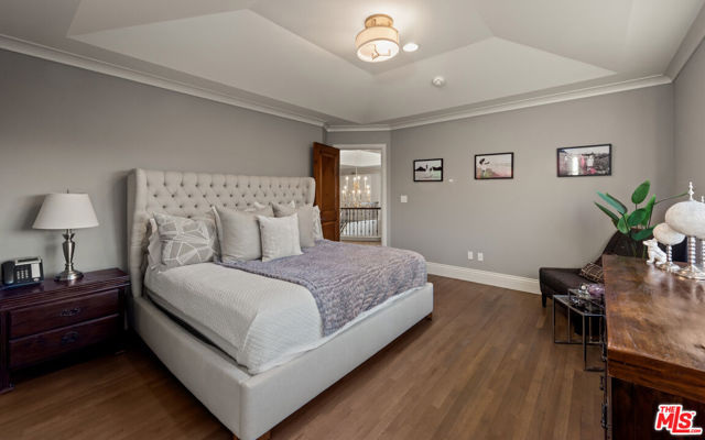 1064 Amalfi Drive, Pacific Palisades CA: https://media.crmls.org/mediaz/16c455db-338b-4004-852b-c74ed6d474fa.jpg