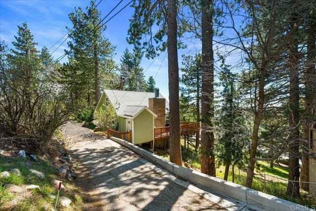 Detail Gallery Image 3 of 26 For 31111 All View Dr, Running Springs,  CA 92382 - 3 Beds | 1/1 Baths