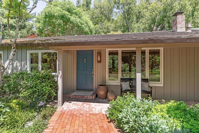3 Wyndham Drive, Portola Valley CA: https://media.crmls.org/mediaz/16c546c3-84ac-460c-98e2-dee727ca062f.jpg