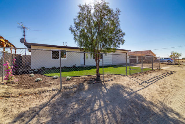 Image 2 of 18 For 2340 Sand Quill Avenue